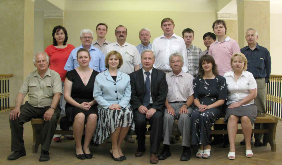 Коллектив кафедры ТМПУ в 2012 году.png