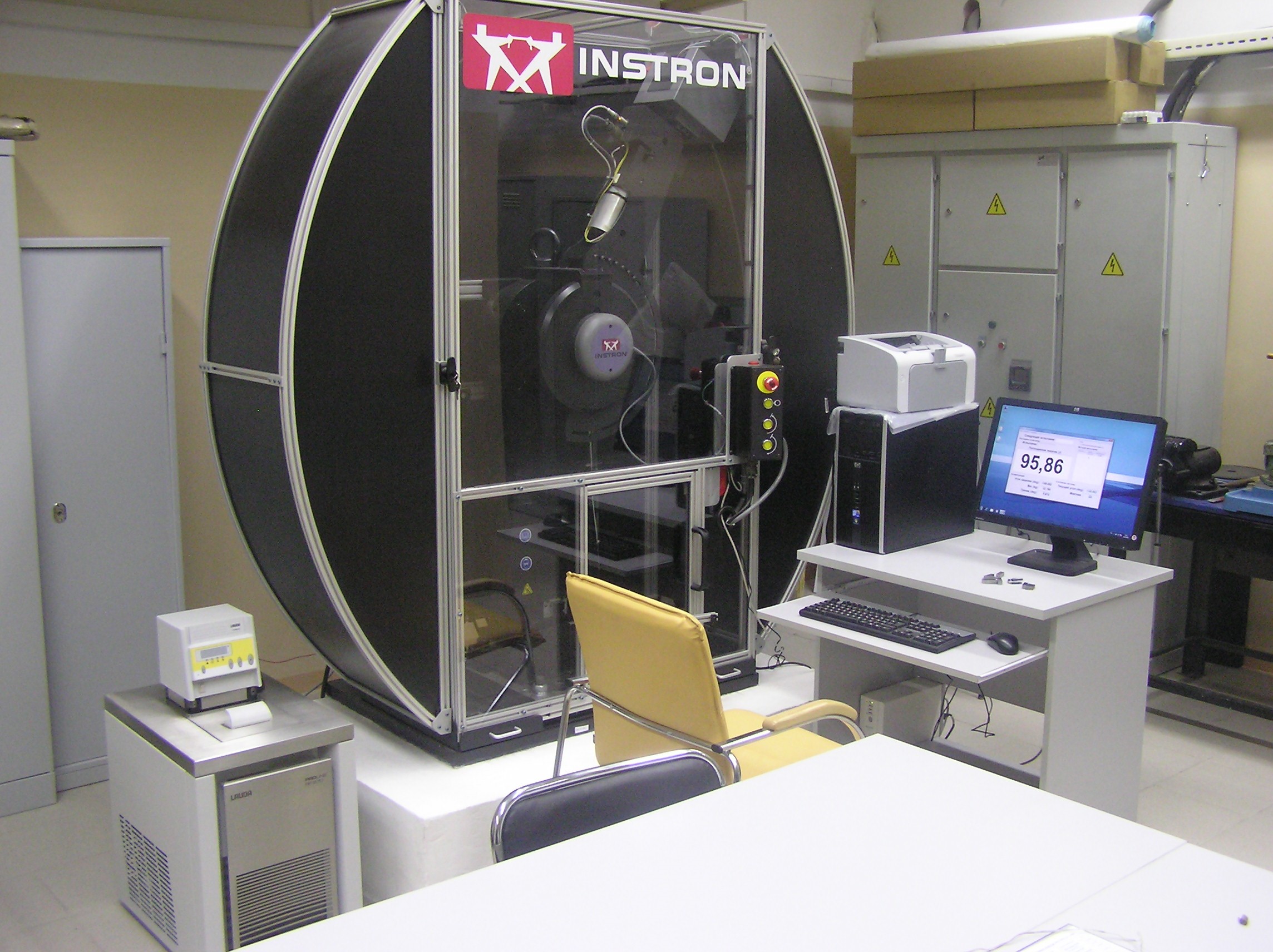 INSTRON 450 MPX.jpg